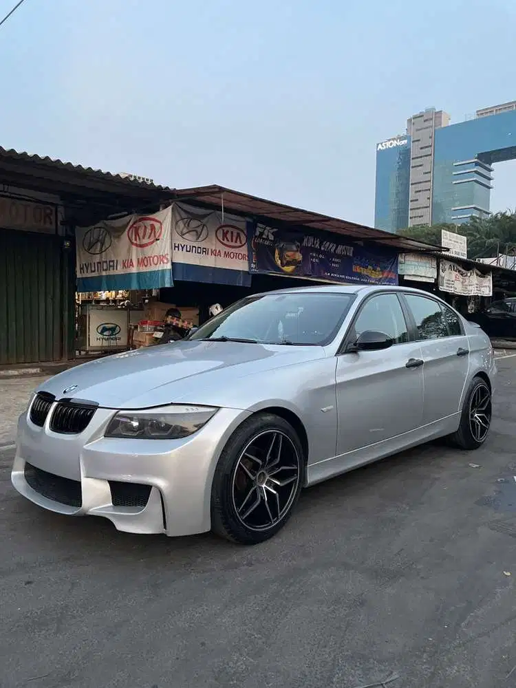 BMW 320i 2006 Bensin