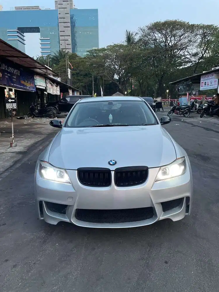 BMW 320i 2006 Bensin