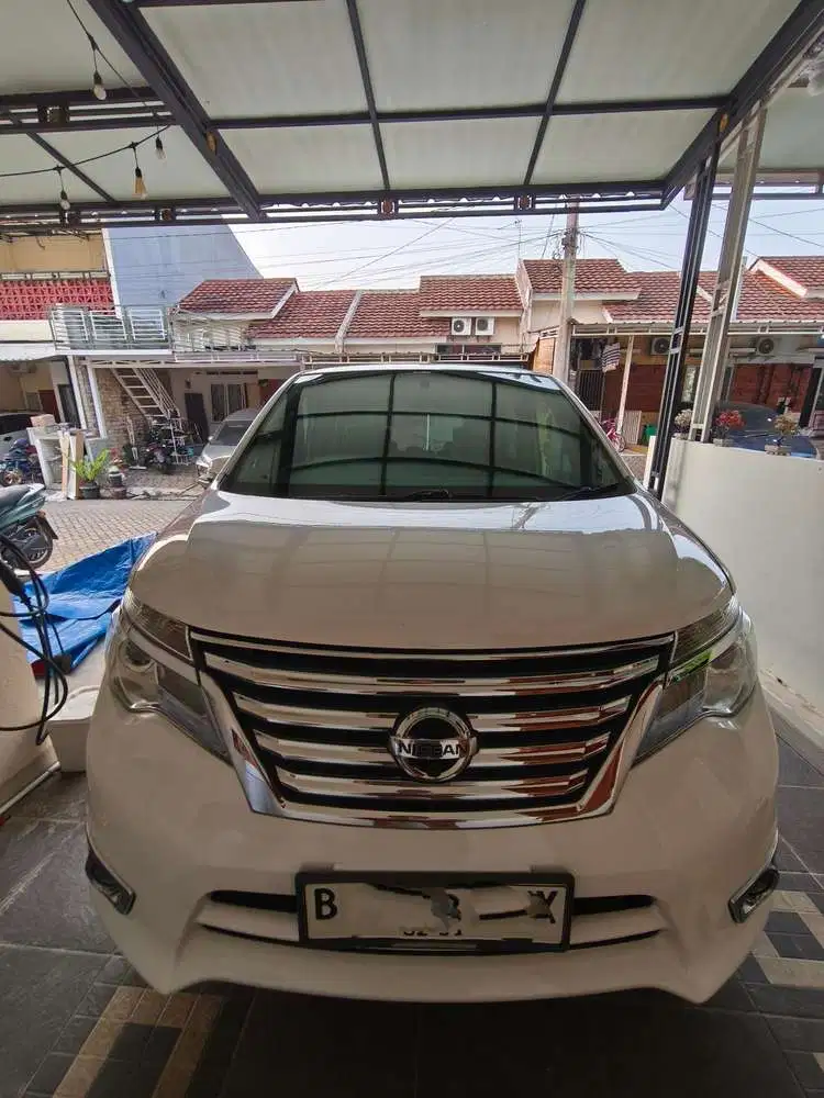 Nissan Serena 2015 Bensin Terawat
