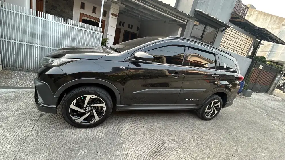 New Rush TRD Sportivo 1.5 AT 2018 190JT