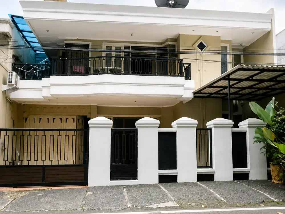 Rumah siap huni 2lt luas 232meter 5KT Bendungan Hilir Jakarta Pusat