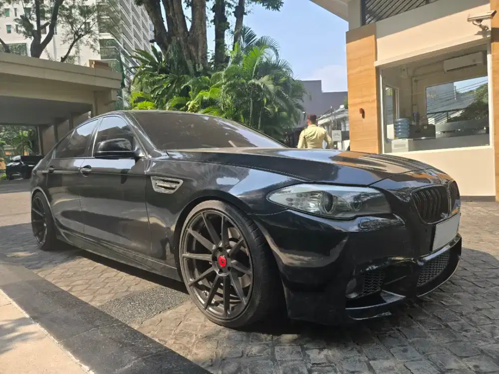 BMW 528 (full modif M5)