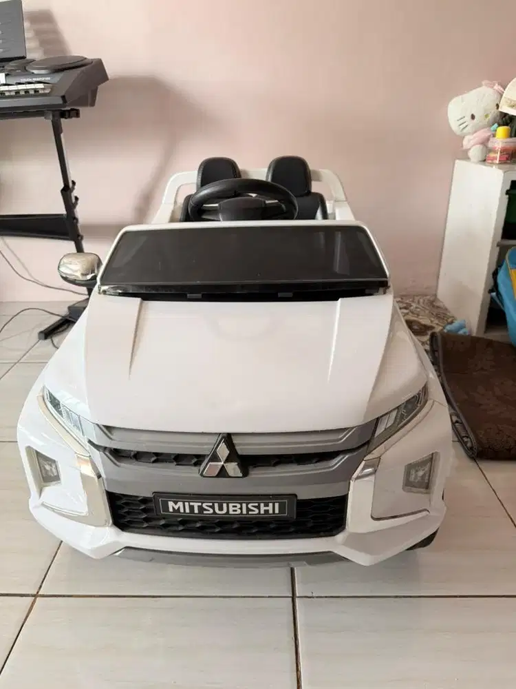 Mobil Aki Anak Mitsubishi