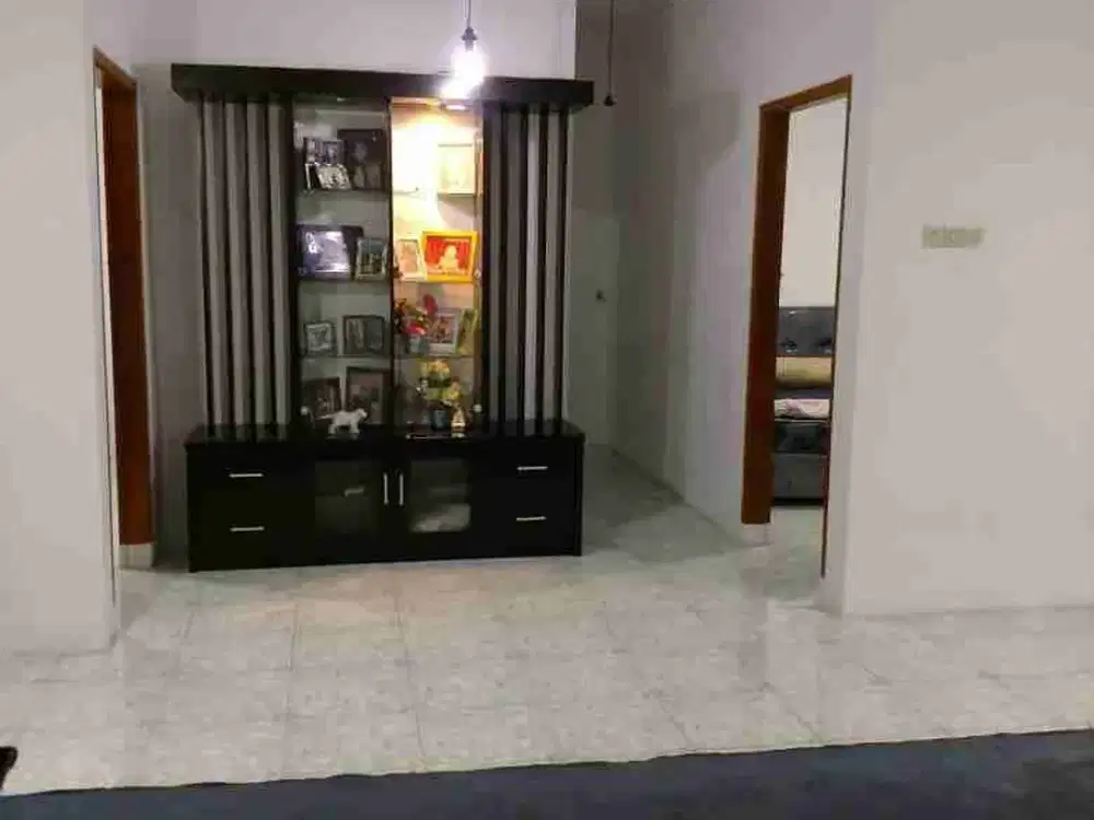 dijual rumah di villa istana bunga lembang