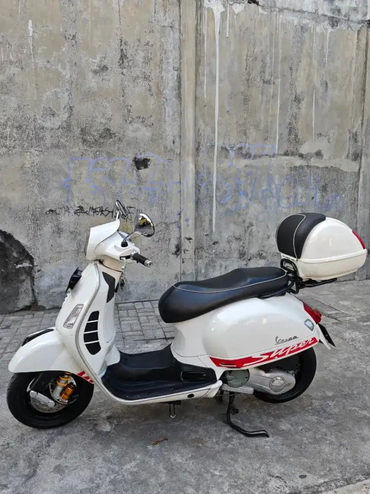WTS Vespa GTS 150 3v ie TGN Ke-1 atas nama sendiri