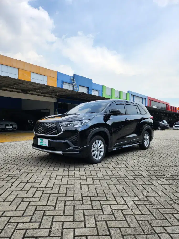 INNOVA ZENIX V HYBRID 2024/2025