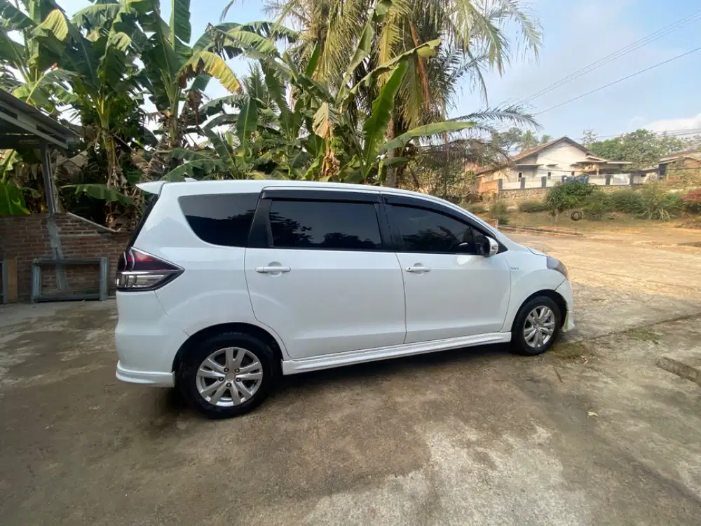Ertiga, mpv, tahun 2012, manual