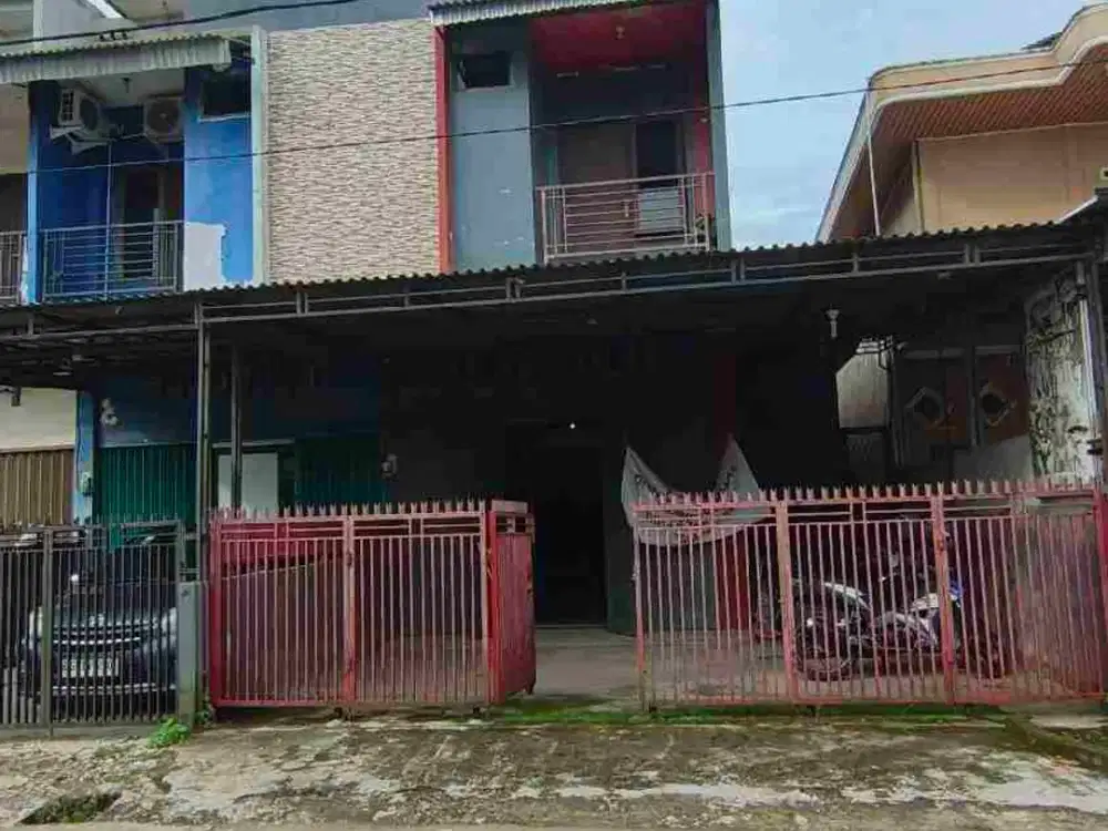 DIJUAL/DISEWAKAN TOWNHOUSE LOKASI STRATEGIS BEBAS BANJIR