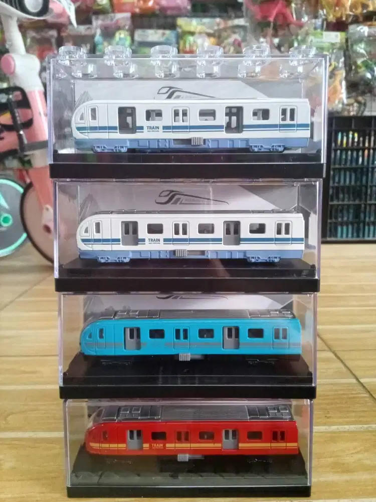 mainan anak diecast kereta box akrilik