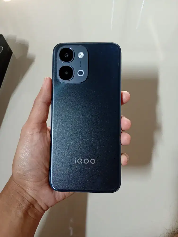 Iqoo Z11x 5g 6/128 like new Garansi Panjang