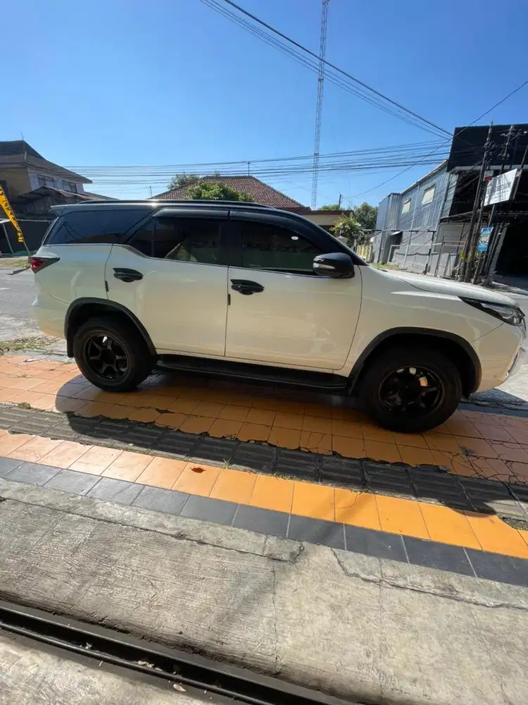 Toyota fortuner vrz 2016