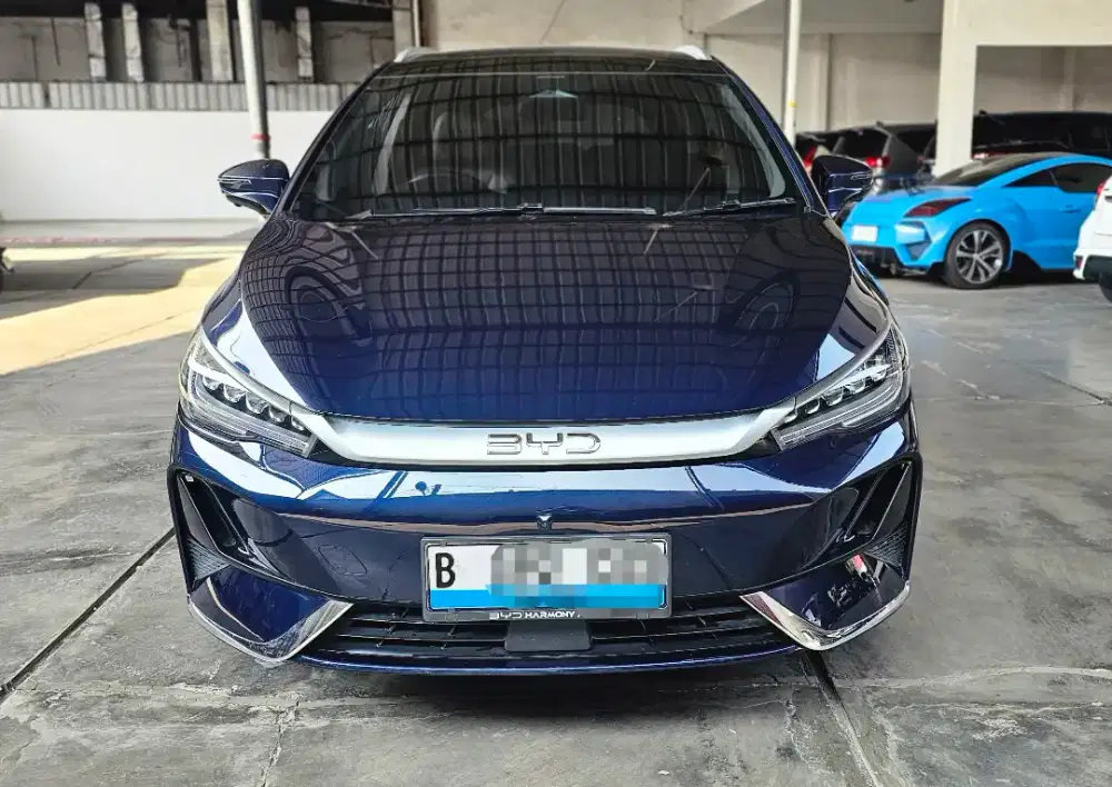 BYD M6 Superior Captain Seat EV AT 2025 Quartz Blue Mulus Gres Km 30rb