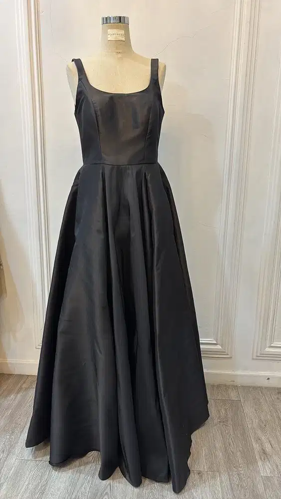 Dicari tukang jahit butik perempuan