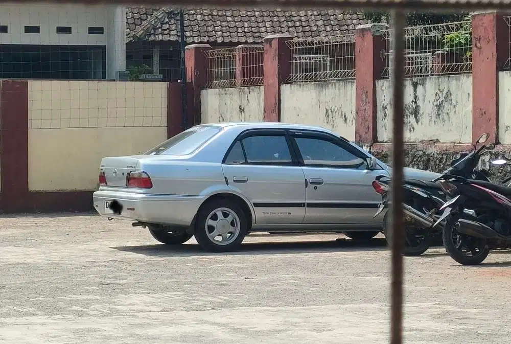 Toyota Soluna 2000 Bensin irit banget tinggal pake CDI baru ori