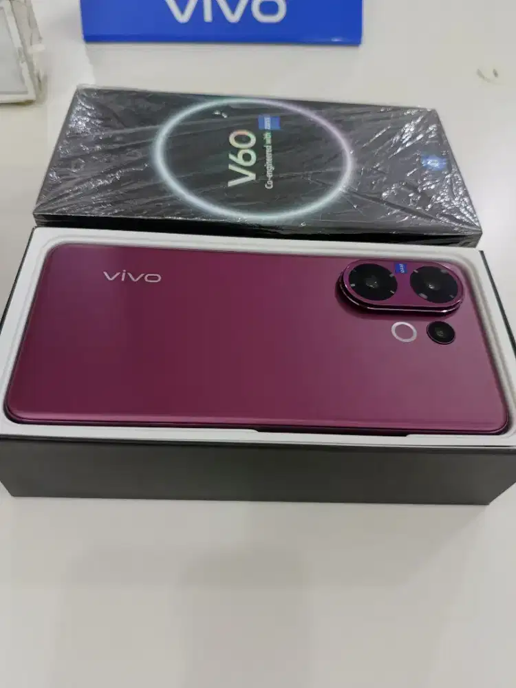 dijual vivo V60 5G 8/256,seken seierti baru,no minus,no lecet,mulus
