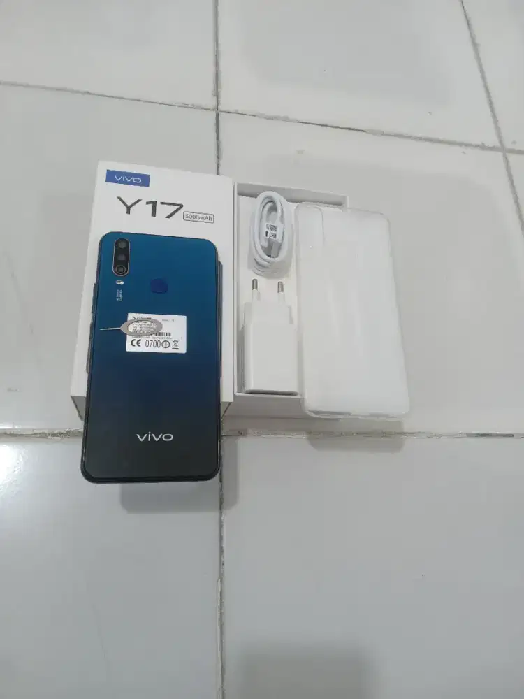 VIVO Y17 Ram 8GB fulset (warna biru)