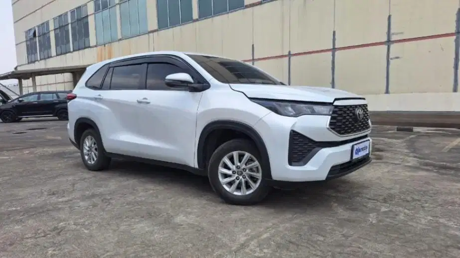 Toyota Kijang Innova 2.0 Zenix Q HV CVT TSS Modellista Hybrid-AT 2023