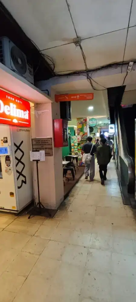 Space Jualan Di Pasar Tunjungan.disewakan space Jualan Makanan
