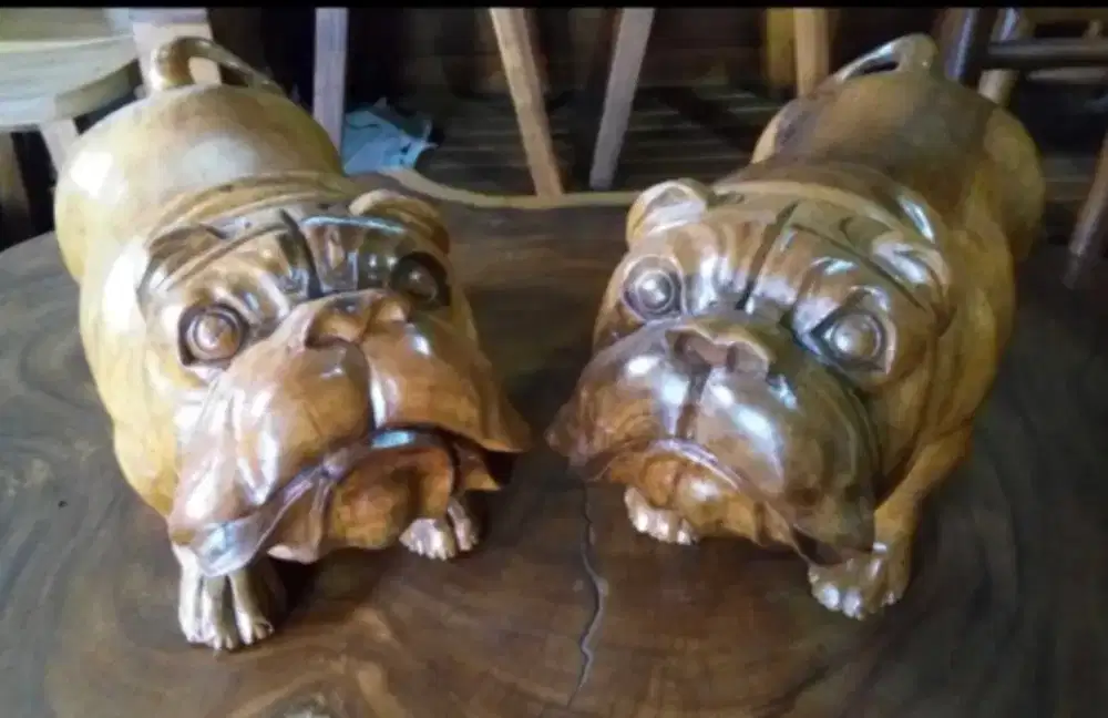 Patung BulDog pahatan kayu utuh trembesi