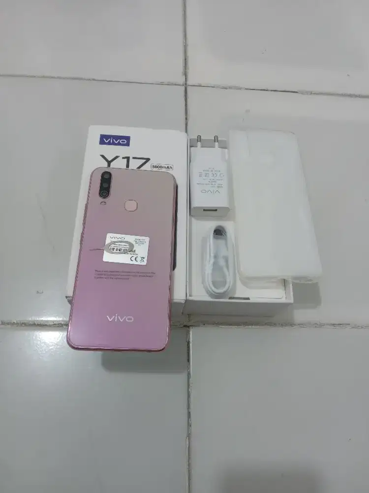 VIVO Y17 Ram 8GB fulset (warna pink)
