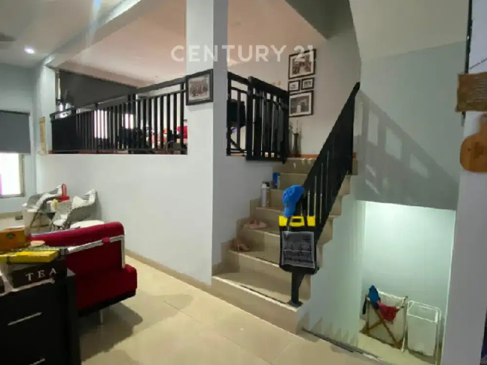 Dijual Rumah Rapi 3 Lantai Citra 2 Ext Cengkareng