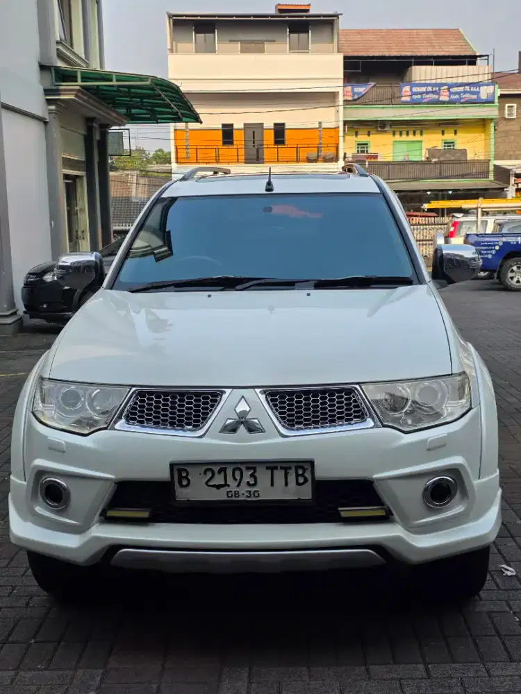 Pajero Dakar 4x2 Limeted 2013 matic