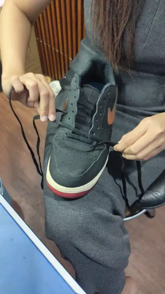 Teknisi Cuci sepatu