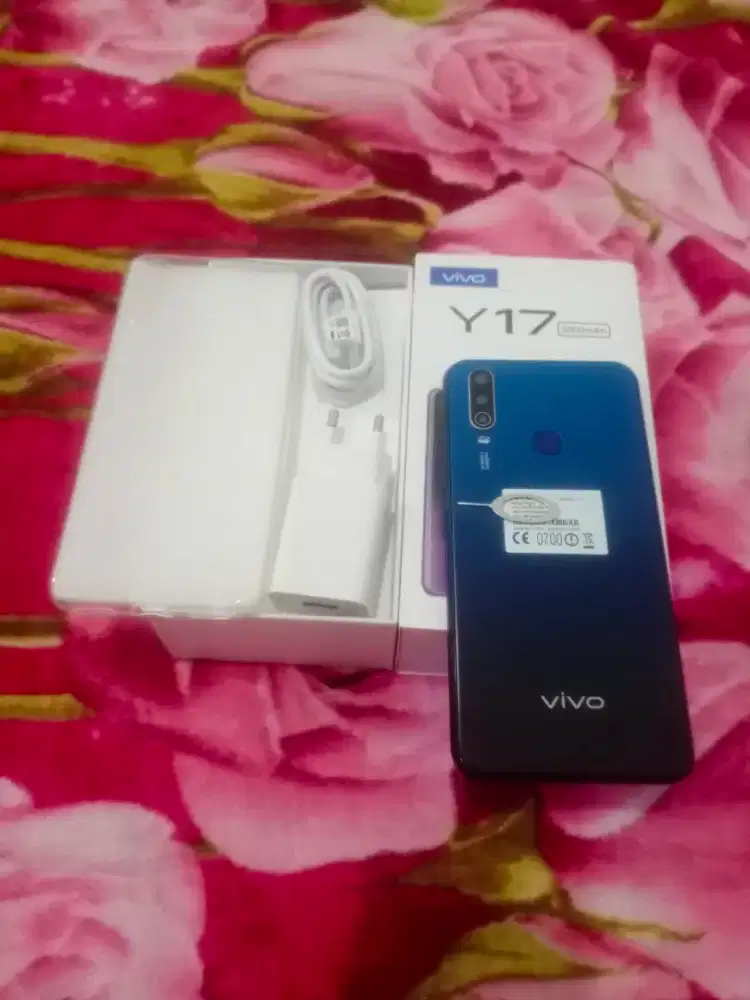 VIVO Y17 Ram 8GB fulset (warna biru)