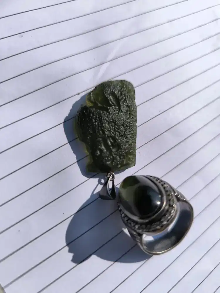 Batu Moldavite asli Cheko