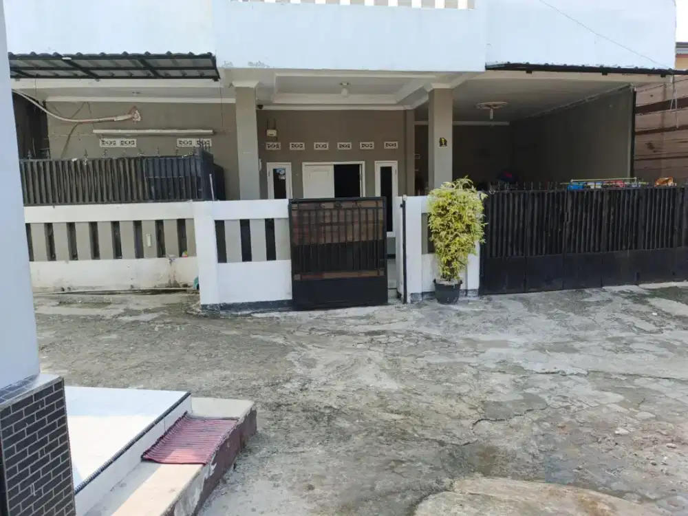 Dijual Rumah Tinggal dan 3 unit Kios