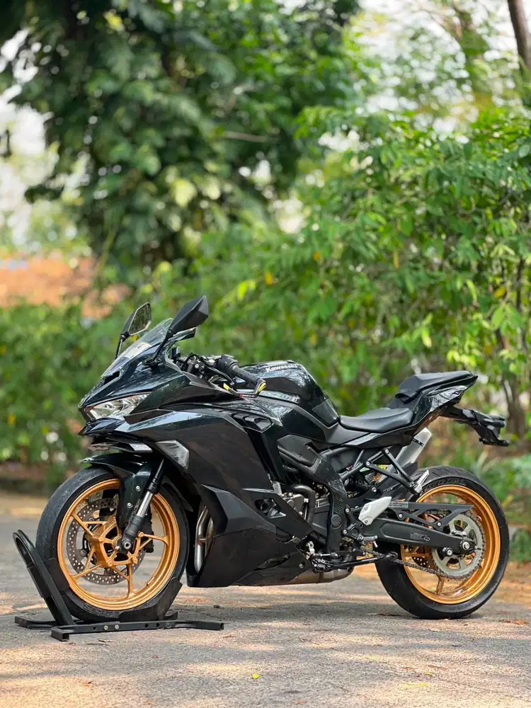 KAWASAKI ZX25R TFT BLACK 2024 KM 6K PAJAK HIDUP MULUS NO MINUS