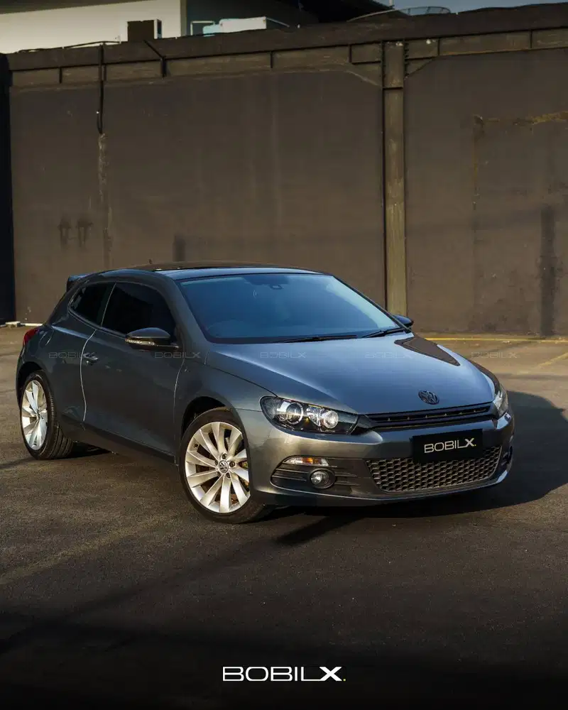 NIK 2014 Volkswagen Scirocco 1.4 TSI Dark Grey Metallic on Black