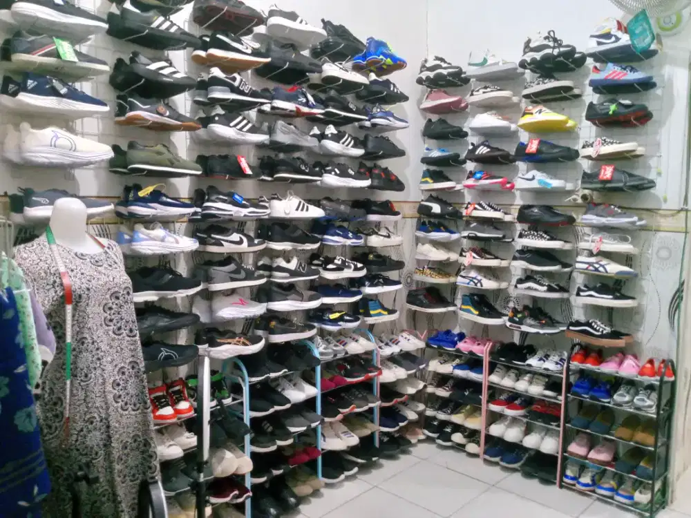 Jual sepatu premi like new all brand