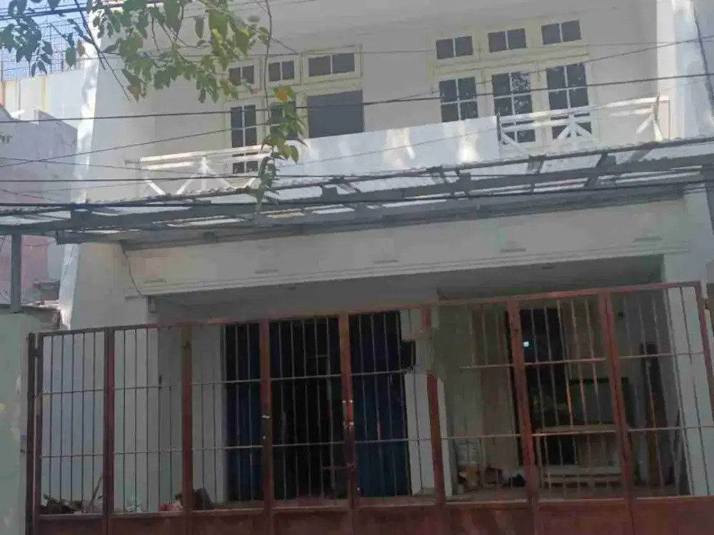 Disewakan rumah usaha 3 lantai  lebar 7 di jalan rayakelapa gading, jakut