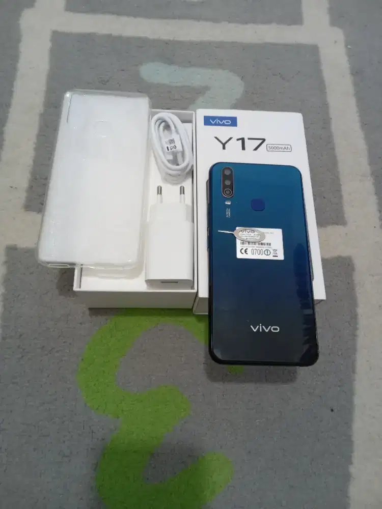 VIVO Y17 Ram 8GB fulset (warna biru)