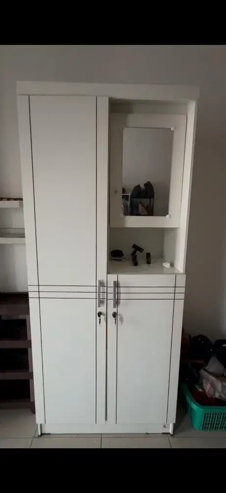Lemari minimalis