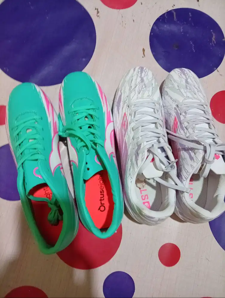 Sepatu bola bekas merk ortus dan milss