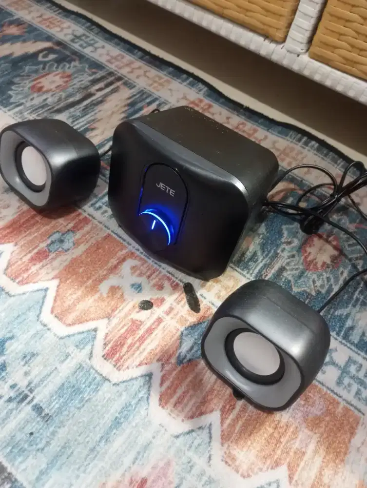 BETE DEKSTOP SPEAKER LIKE NEW