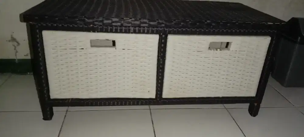 Dijual Laci minimalis hitam dan putih