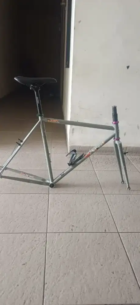 Sepeda fixie Veloci