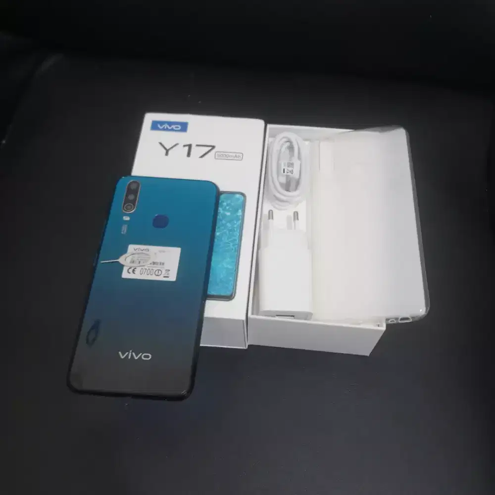 VIVO Y17 Ram 8GB fulset (warna biru)