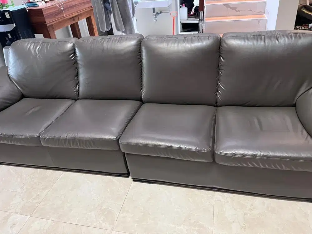 Sofa Informa bekas berkualitas