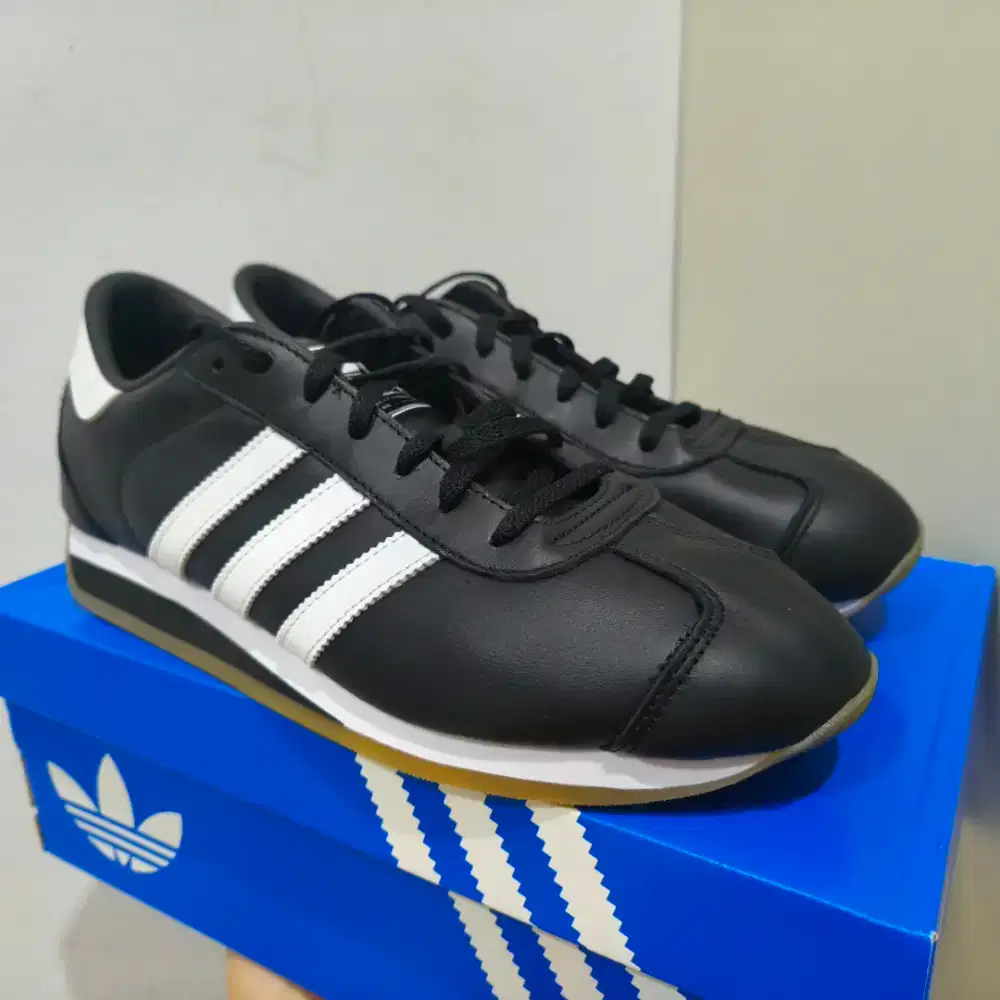 Sepatu Sneakers Adidas Country II Original Uk 42 2/3 (27cm)