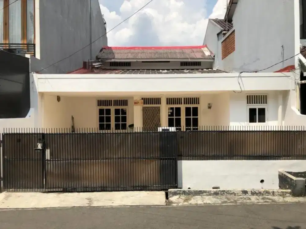 Rumah Taman Meruya Ilir Lebar 8. Jalan 2 Mobil