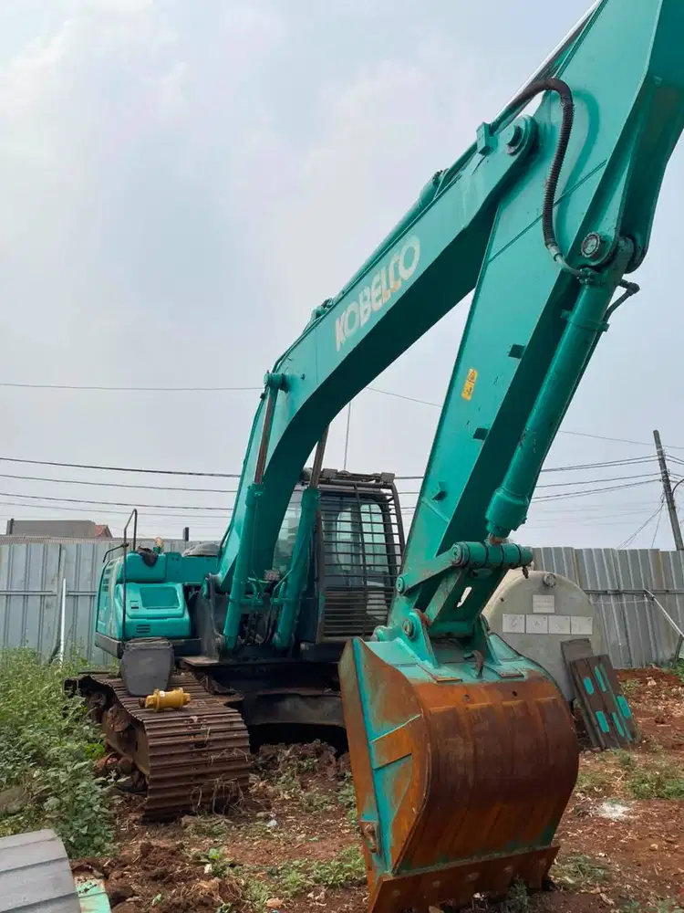EXCAVATOR KOBELCO SK200-10