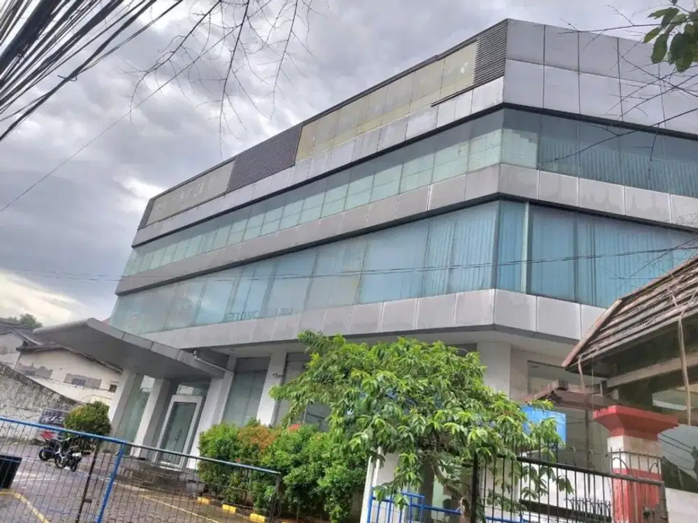Gedung Gunung Sahari Raya Ex.showroom Cakep