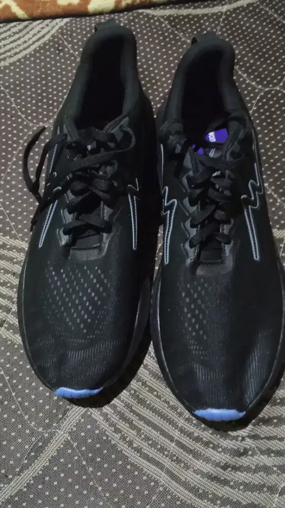 Sepatu running new ukuran 49 panjang kaki 33 cm