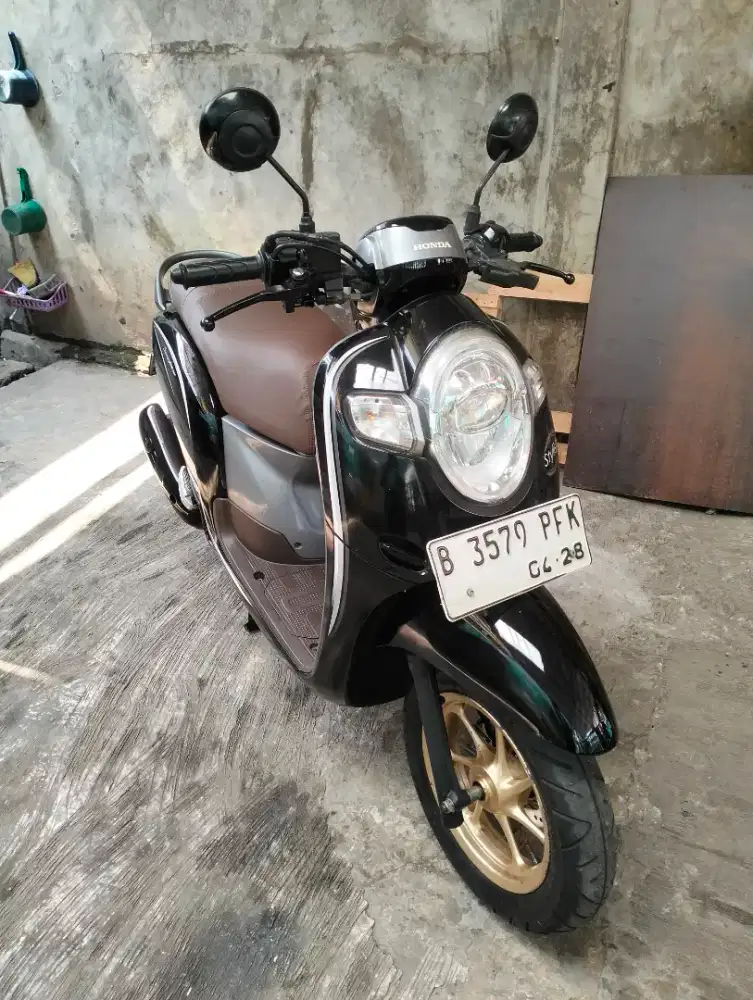 Scoopy fi tahun 2018,lengkap