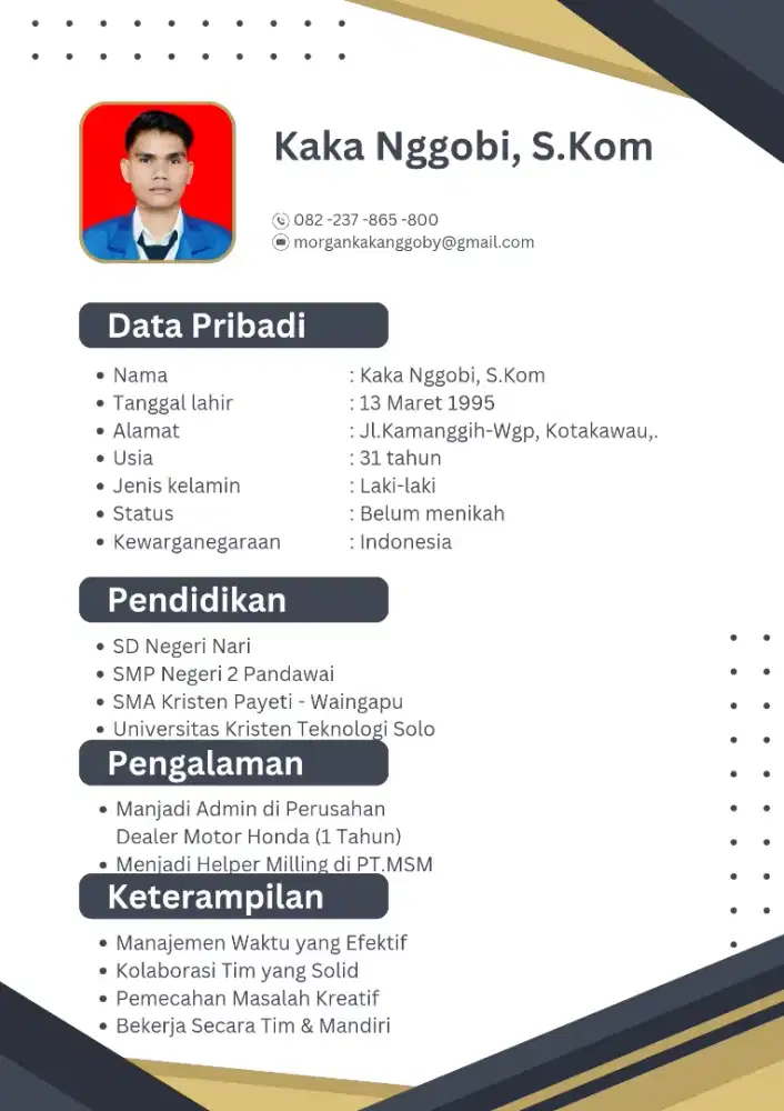 Mencari pekerjaan, di bidang admin, atau  berhubungan dengan komputer