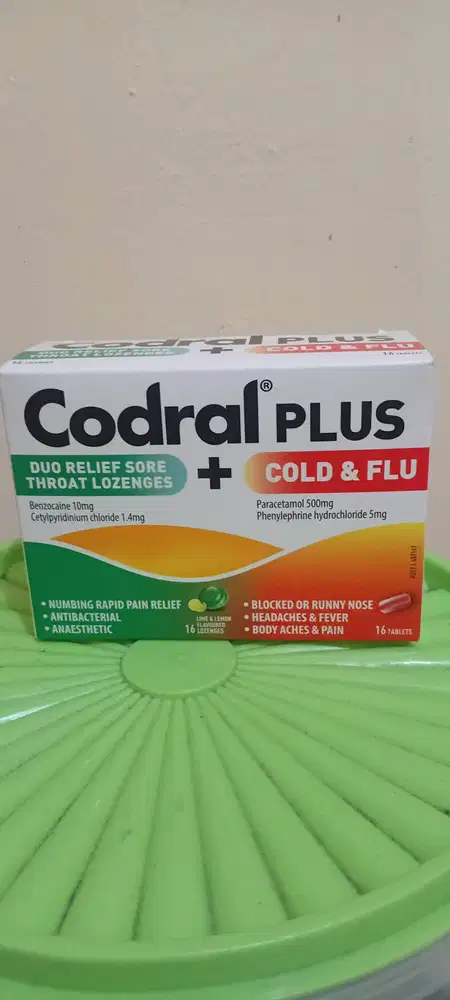 Obat flu,demam,sakit kepala dan radang tenggorokan.